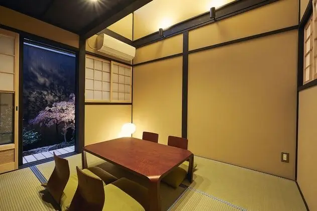 Ev (Japanese Town Style)