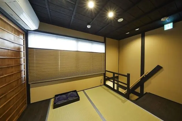 Ev (Japanese Town Style)