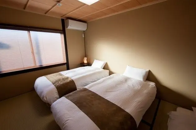 Ev (Japanese Town Style)