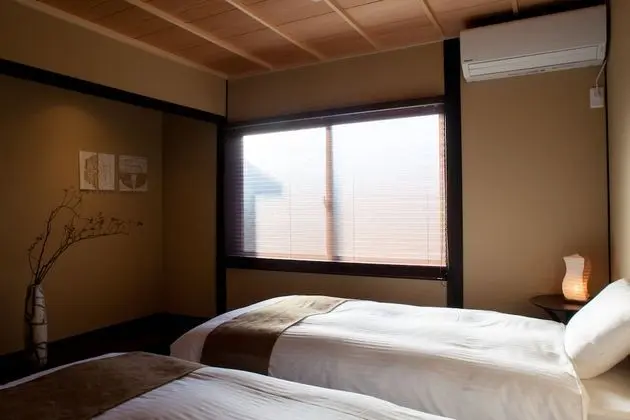 Ev (Japanese Town Style)