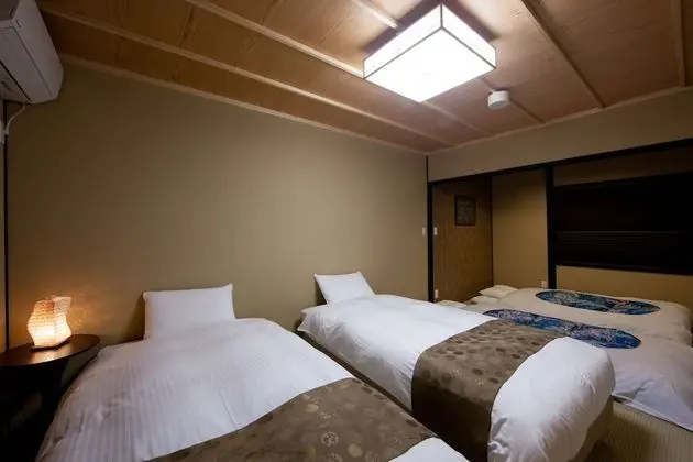 Ev (Japanese Town Style)