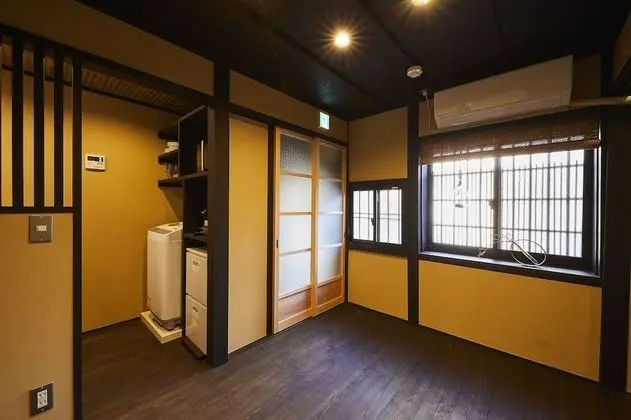 Ev (Japanese Town Style)