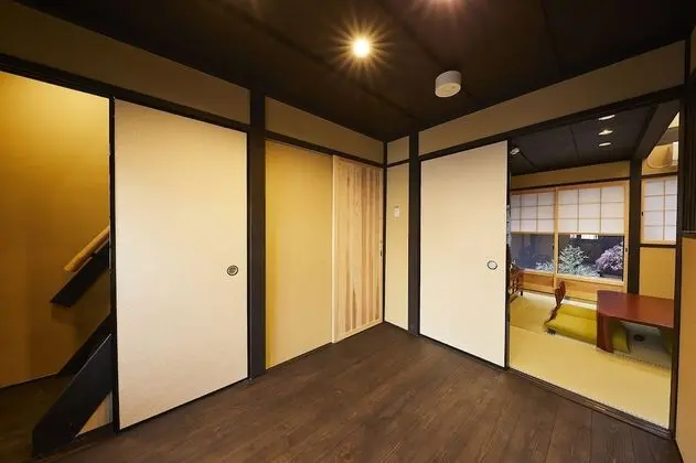 Ev (Japanese Town Style)