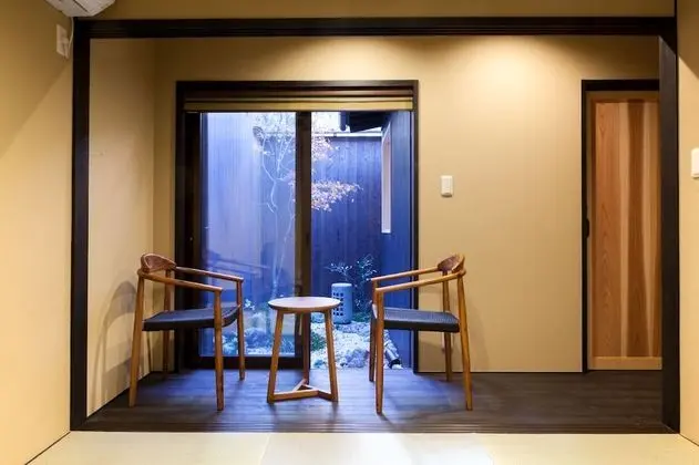 Ev (Japanese Town Style)