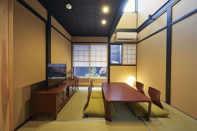 Ev (Japanese Town Style)