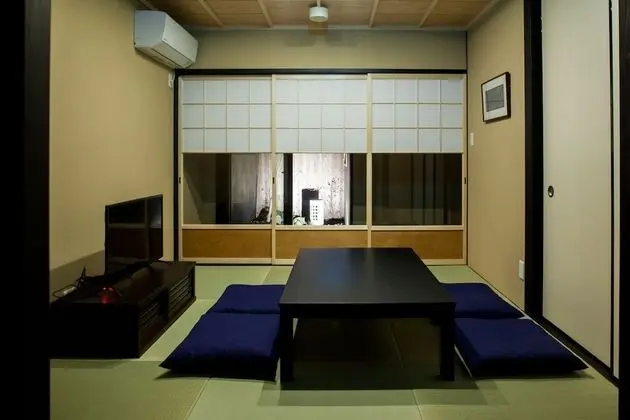 Ev (Japanese Town Style)