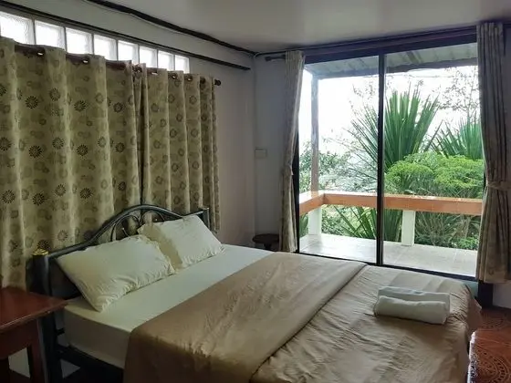 Phusak Room