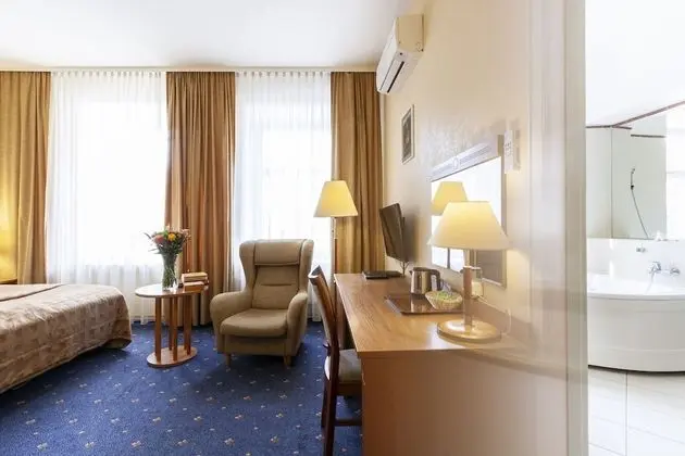 Luxury Tek Büyük Yataklı Oda