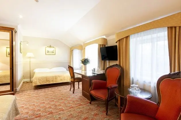 Luxury Tek Büyük Yataklı Oda