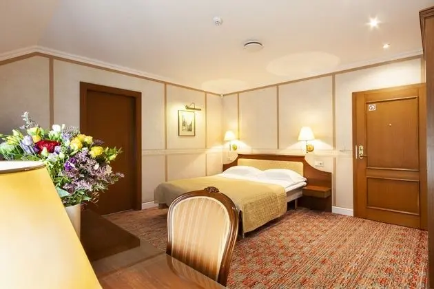 Luxury Tek Büyük Yataklı Oda