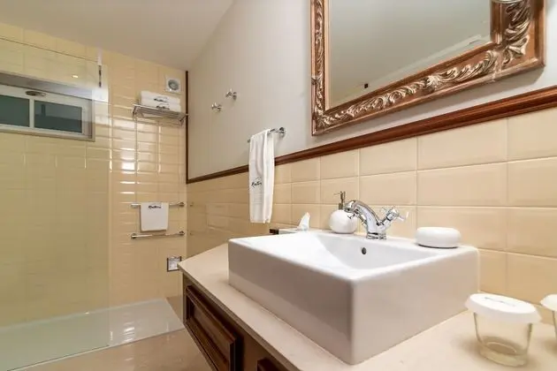 Tek Büyük Yataklı Oda, Balkon, Bahçeli