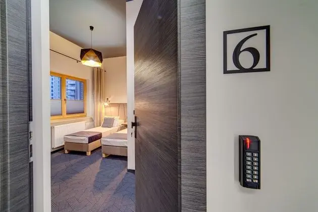 Tek Büyük Yataklı Oda, Balkon