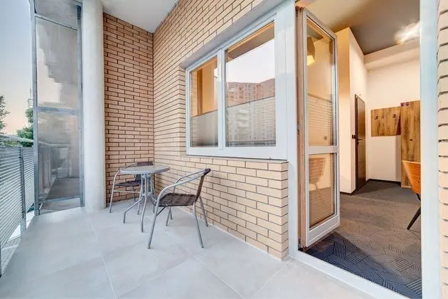 Tek Büyük Yataklı Oda, Balkon