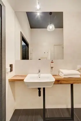 Tek Büyük Yataklı Oda, Balkon