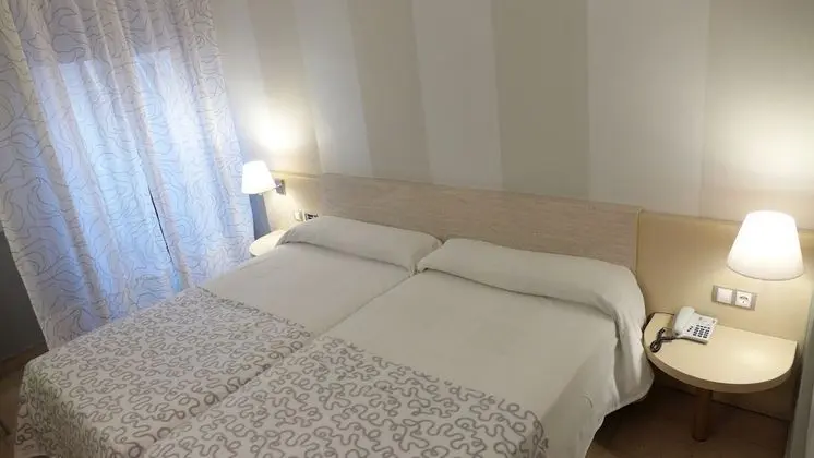 Standard Tek Büyük veya İki Ayrı Yataklı Oda