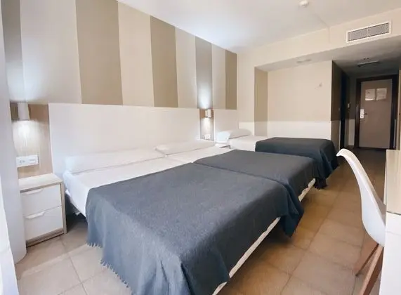 Standard Üç Kişilik Oda