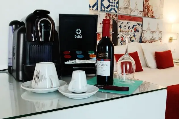 Superior Tek Büyük Yataklı Oda, Balkon, Şehir Manzaralı