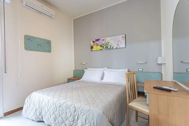 Comfort Tek Büyük veya İki Ayrı Yataklı Oda