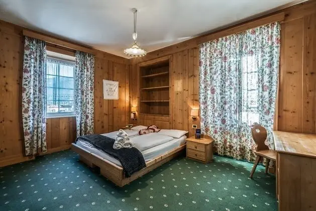 Classic Tek Büyük Yataklı Oda