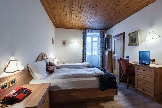 Classic Tek Büyük Yataklı Oda