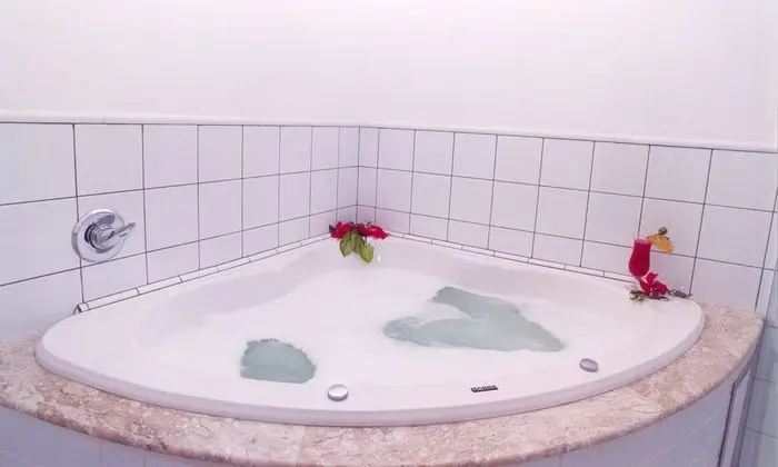 Deluxe Tek Büyük Yataklı Oda, 1 Yatak Odası, Sıcak Su Küveti, Kısmi Deniz Manzaralı
