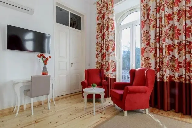 Süit, Bahçe Manzaralı (Rouge)