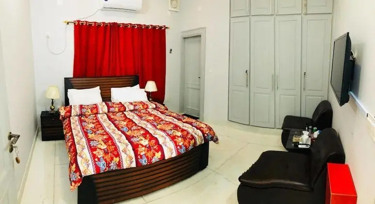 Standard Ev, Birden Çok Yatak, Sigara İçilebilir