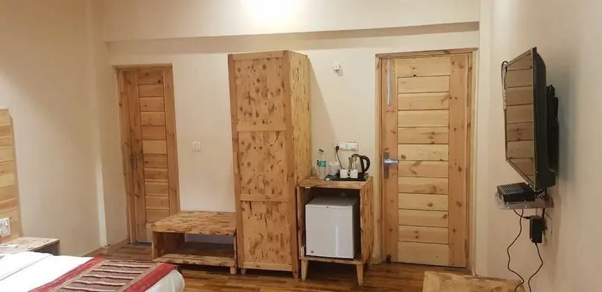 Deluxe Room (with Balcony)