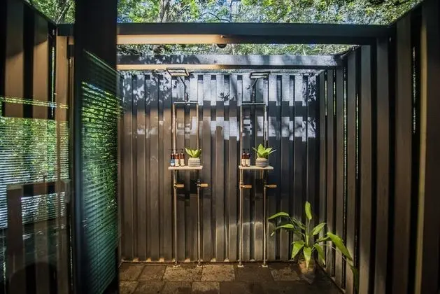 Center Bungalow