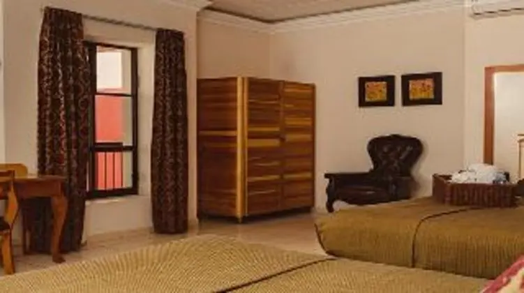 JUNIOR SUITE