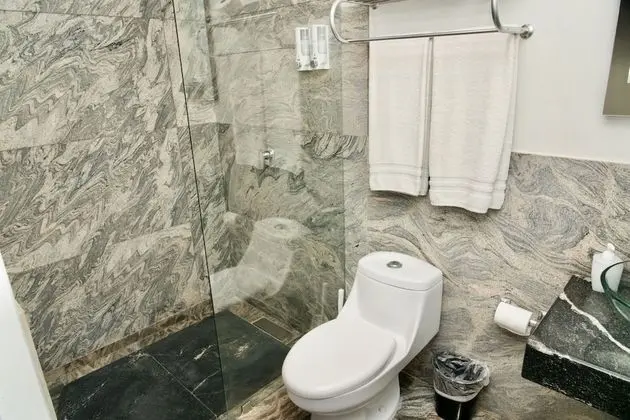 Luxury Süit, 2 Büyük (Queen) Boy Yatak (101)
