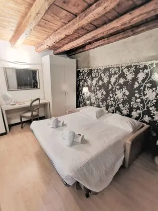 Dört Kişilik Oda, Ek Bina