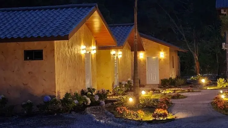 Luxury Kulübe, 1 En Büyük (King) Boy Yatak, Sıcak Su Havuzu, Zemin Kat