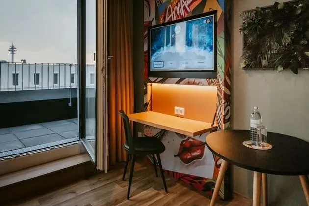 Comfort Tek Büyük Yataklı Oda