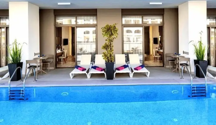 Swim Up Standart Oda, Havuz Manzaralı, Havuz Bağlantılı