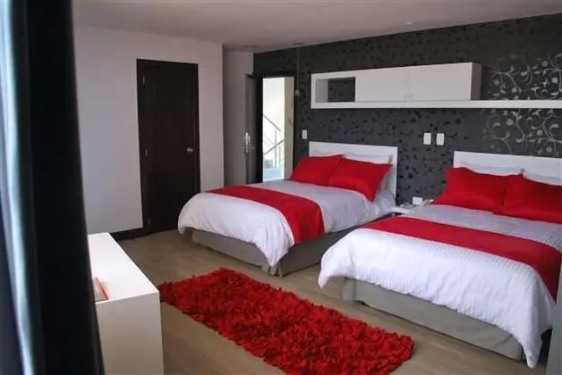 Tek Büyük Yataklı Oda, 2 Çift Kişilik Yatak
