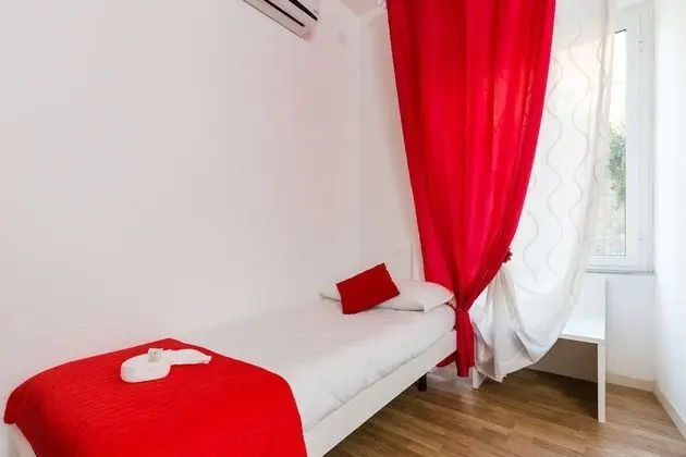 Üç Kişilik Oda