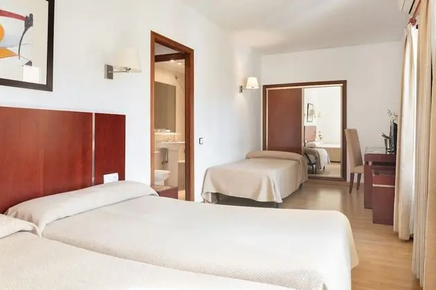 Oda (Habitación doble con supletoria)