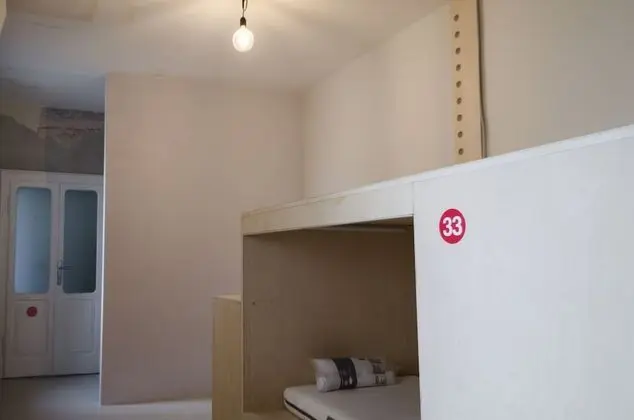 Basic Ortak Ranzalı Oda, 1 Tek Kişilik Yatak, Ortak Banyo