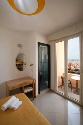 Tek Büyük veya İki Ayrı Yataklı Oda