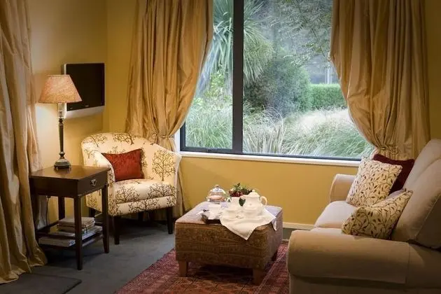 Standard Süit, 1 Yatak Odası, Sigara İçilmez, Küçük Mutfak (2 Nights Getaway)