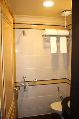 Deluxe Tek Büyük veya İki Ayrı Yataklı Oda, Birden Çok Yatak, Sigara İçilebilir, Şehir Manzaralı