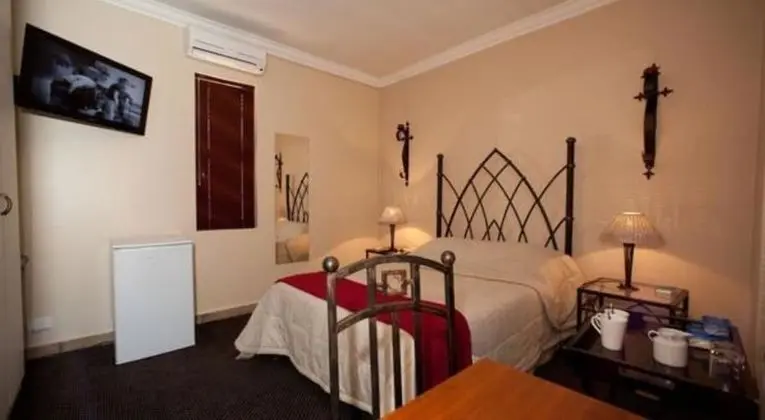 Luxury Tek Büyük Yataklı Oda