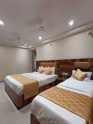 Deluxe Üç Kişilik Oda