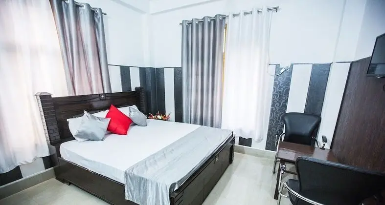 Deluxe Oda, Banyolu/Duşlu (AC)