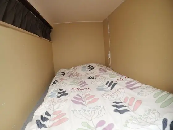 Ortak Ranzalı Oda, Sadece erkekler için, Sigara İçilmez