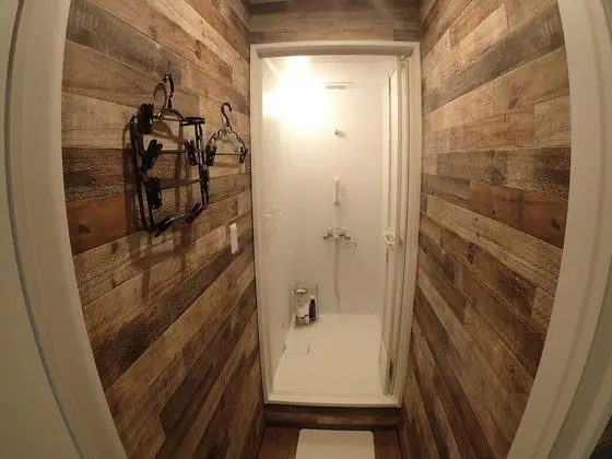 Ortak Ranzalı Oda, Sadece erkekler için, Sigara İçilmez