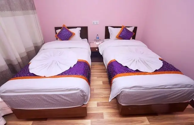 Basic Tek Büyük veya İki Ayrı Yataklı Oda