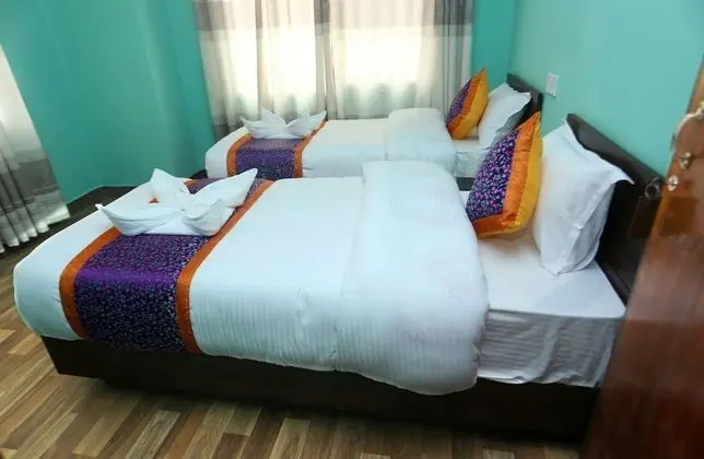 Basic Tek Büyük veya İki Ayrı Yataklı Oda