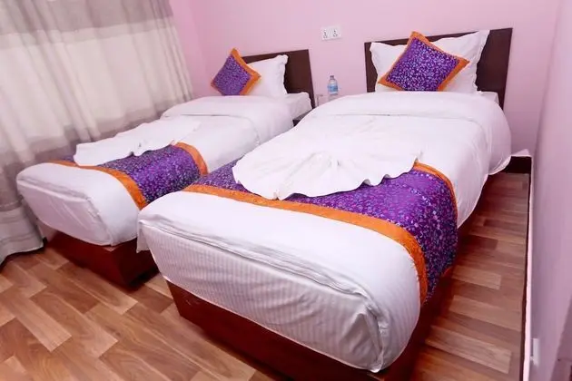 Basic Tek Büyük veya İki Ayrı Yataklı Oda